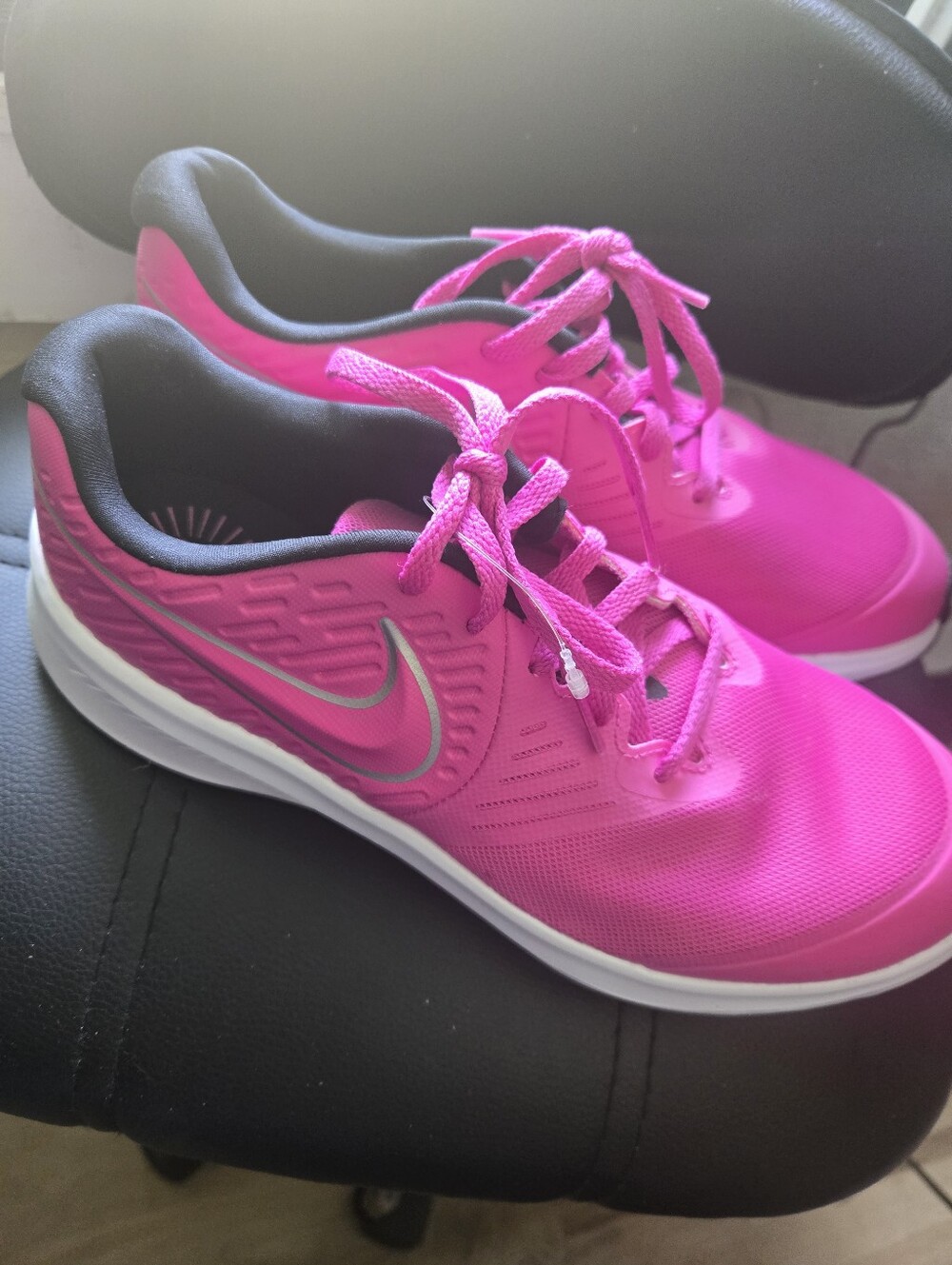 Nike Star Runner 2 (GS) Pink/Silver Low Top Sneakers Girls 6.5 Y